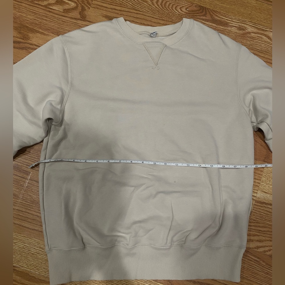 Uniqlo Beige Cream Sweatshirt XS